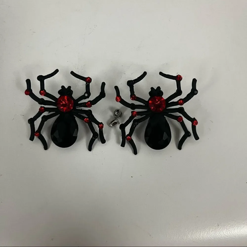 EARRINGS! HALLOWEEN! Spider Gemstone Earrings, Halloween! BNWT Super cute!!